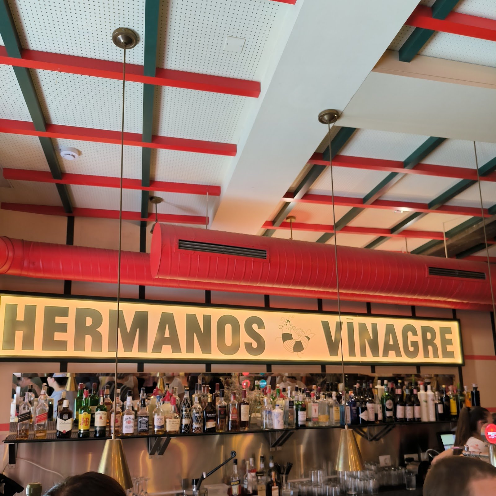 Hermanos Vinagre bar