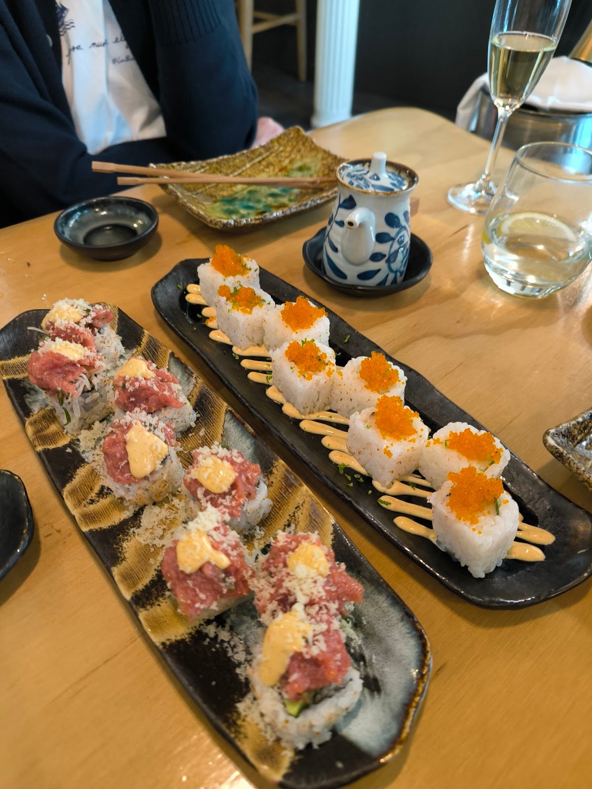Spicy tuna and spicy scallop uramaki