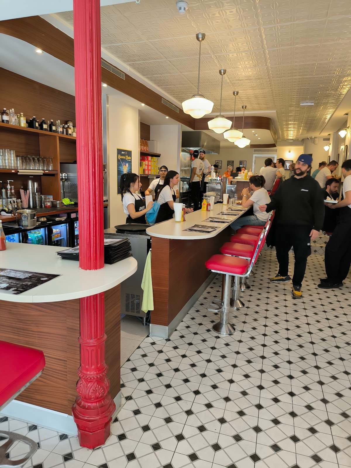 Milwaukee Burger - interior