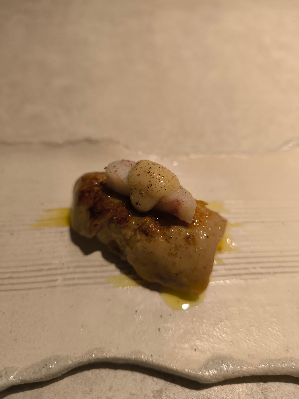 Ugo Chan - foie gras nigiri