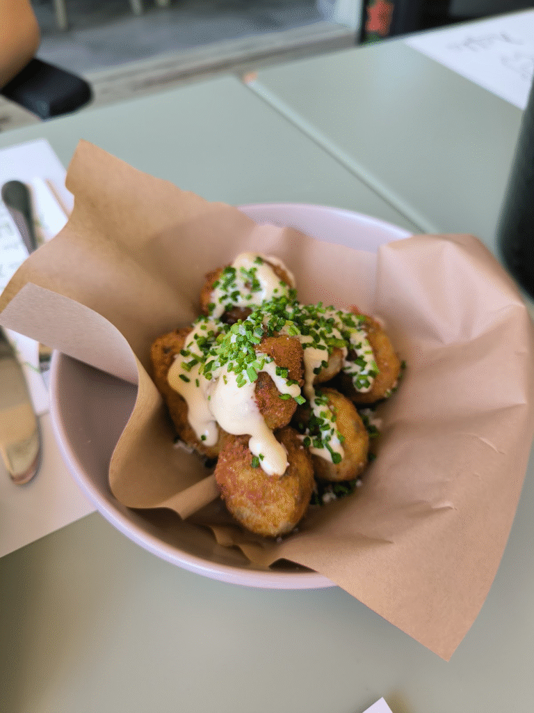 Lama mezedopoleio - Cod fritters