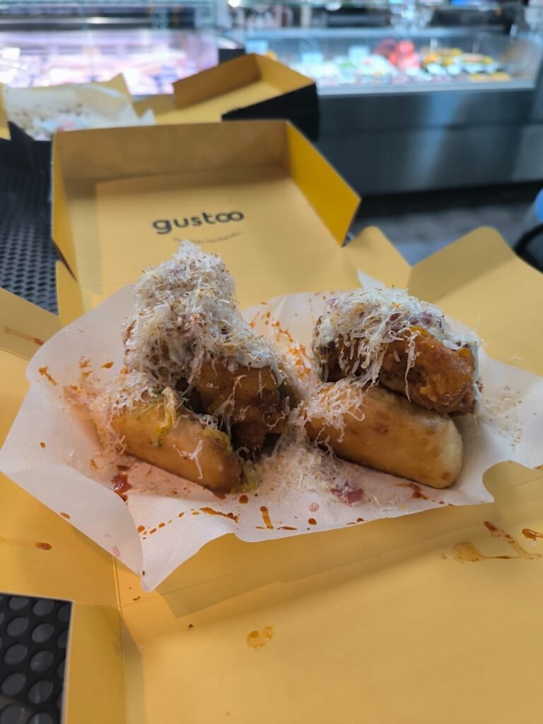 Gustoo - Bao with Korean fried chicken