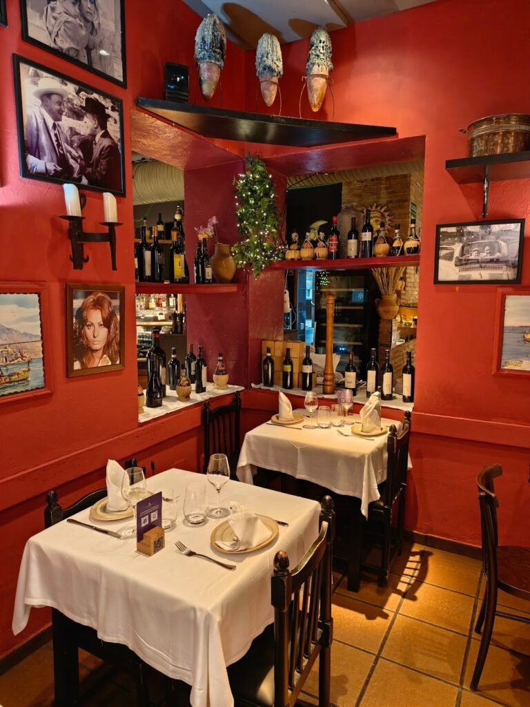 Trattoria Pulcinella - internal