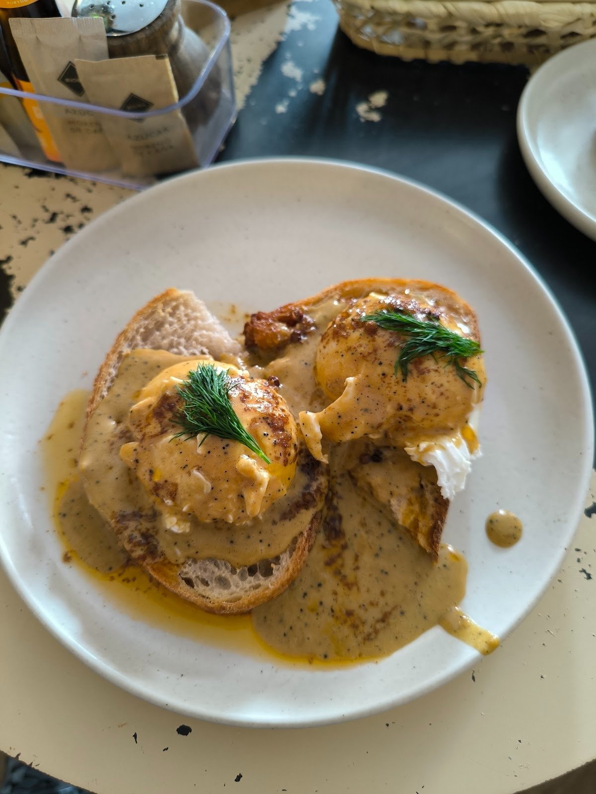 Eggs benedict