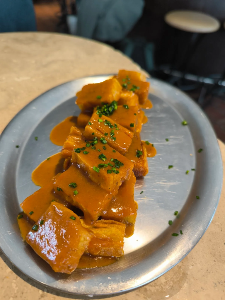 Bar trafalgar - patatas bravas