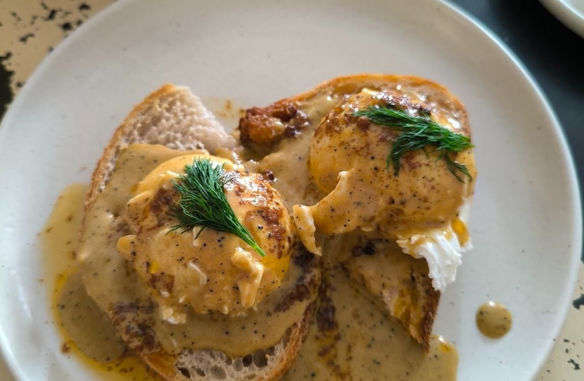 Eggs benedict
